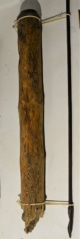 Vodovodní dřevěná trubka s částečně dochovanou kovanou sponou, Frýdava u
