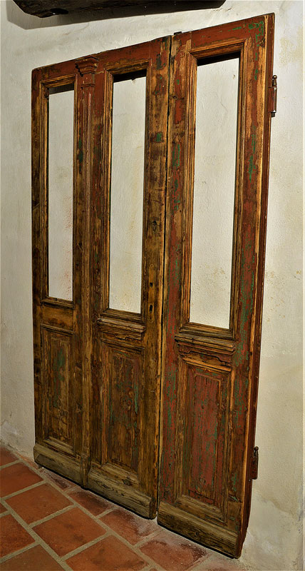 Informační panel, historizující dveře ČK Plečivec 117