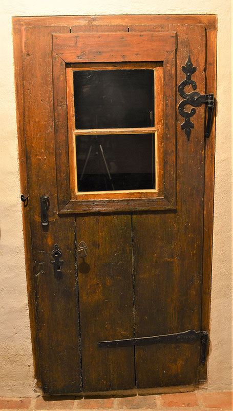 Svlakové dveře, s okénkem Parkán 109, ČK. počátek 19. století