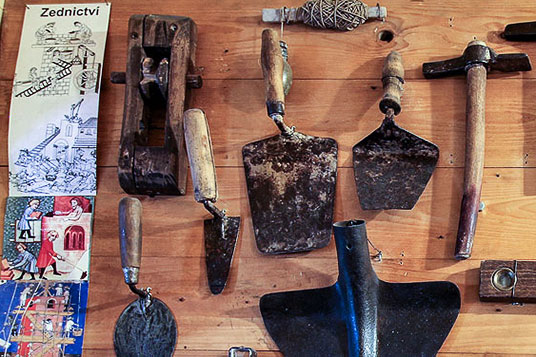 Řemeslné nástroje zedníků, tesařů, kovářů, truhlářů, Muzeonck - Muzeum Český Krumlov